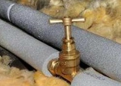 Thermal insulation of heating pipes