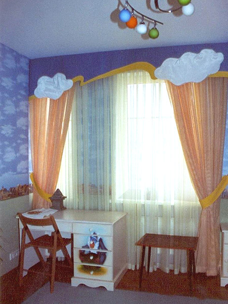 Choose curtains in the nursery: fabric, color, design, features