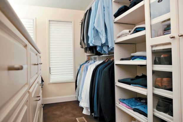 9 tips voor het ontwerpen van een kleine kleedkamer in het appartement + foto
