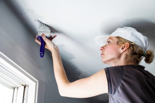 7 tips for whitewashing the ceiling and walls with lime, chalk, water-based paint