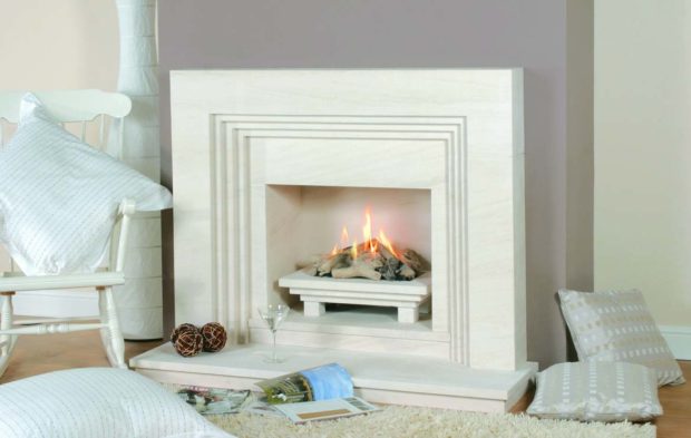 Fireplace decoration: 8 materials for fireplace mantel + photo