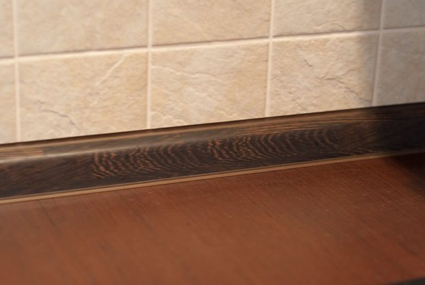 5 tips for choosing and installing a kitchen skirting board for countertops
