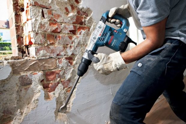 8 måder at fjerne gips fra vægge og loft