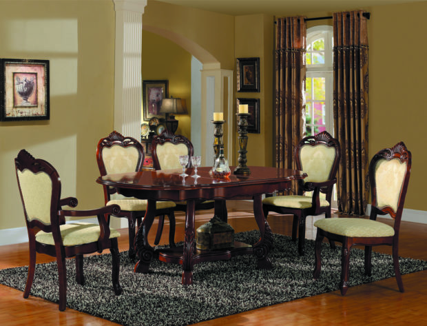 klasikinio itališko stiliaus valgomojo baldai