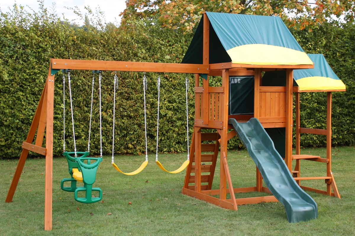 7 tips for arranging a playground for children in the country