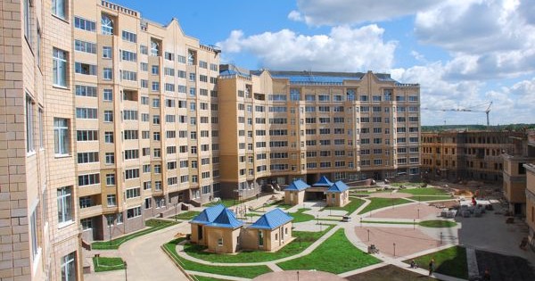 Di mana bangunan baru lebih baik untuk membeli sebuah apartmen (contohnya, St Petersburg)