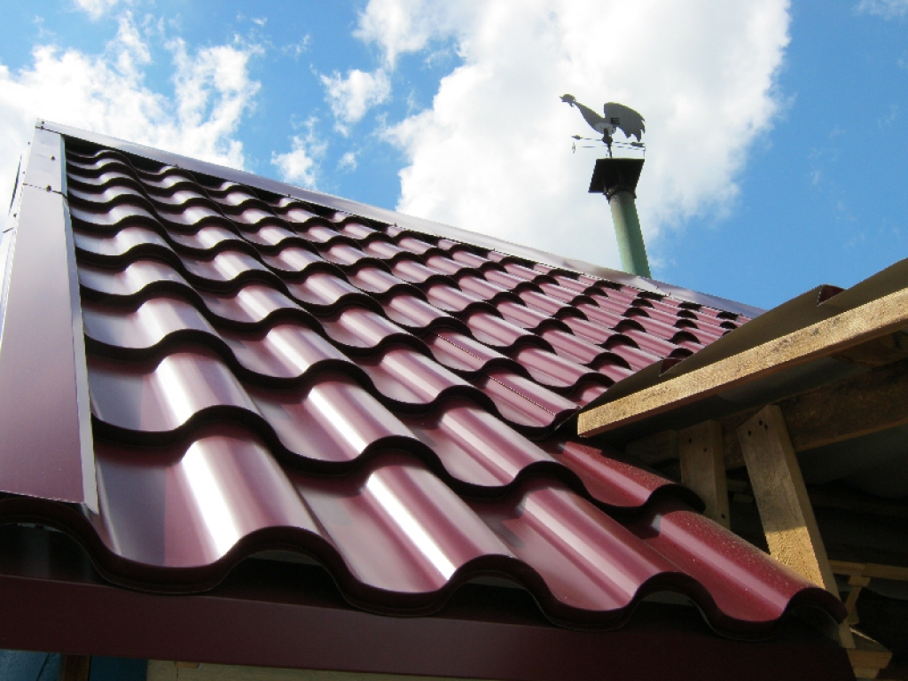 8 tips untuk memilih jubin bumbung logam