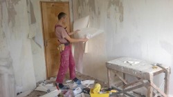 förberedelse för reparation av sovrummet
