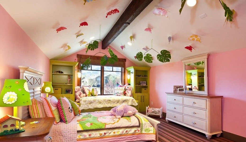 decorate the ceiling in the nursery