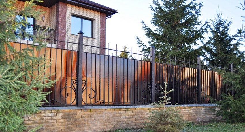 Polycarbonate Fence: 9 Tips for Choosing and Installing